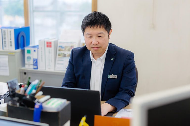 北見バスの事務職の仕事の様子